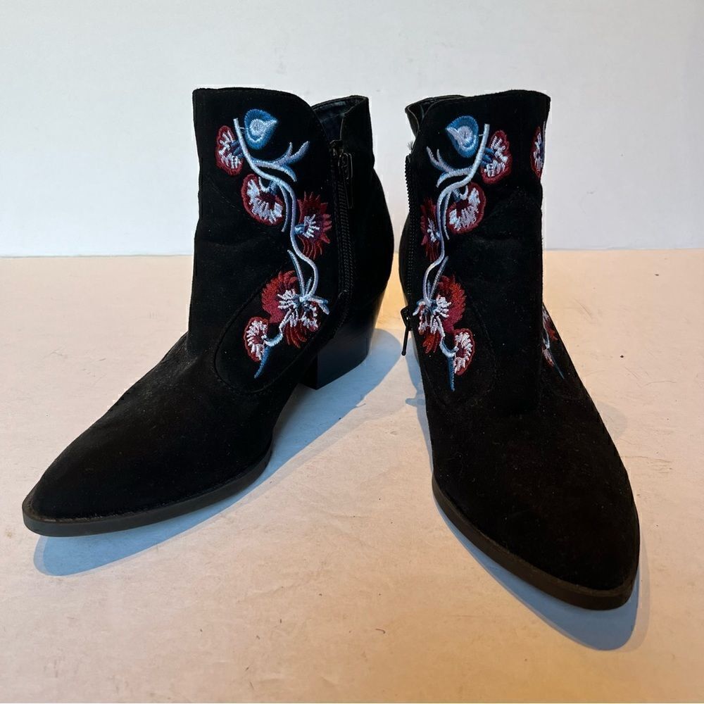 Carlos Santana Women's Heeled Ankle Boots Suede Black Size 7M Floral Embroidery